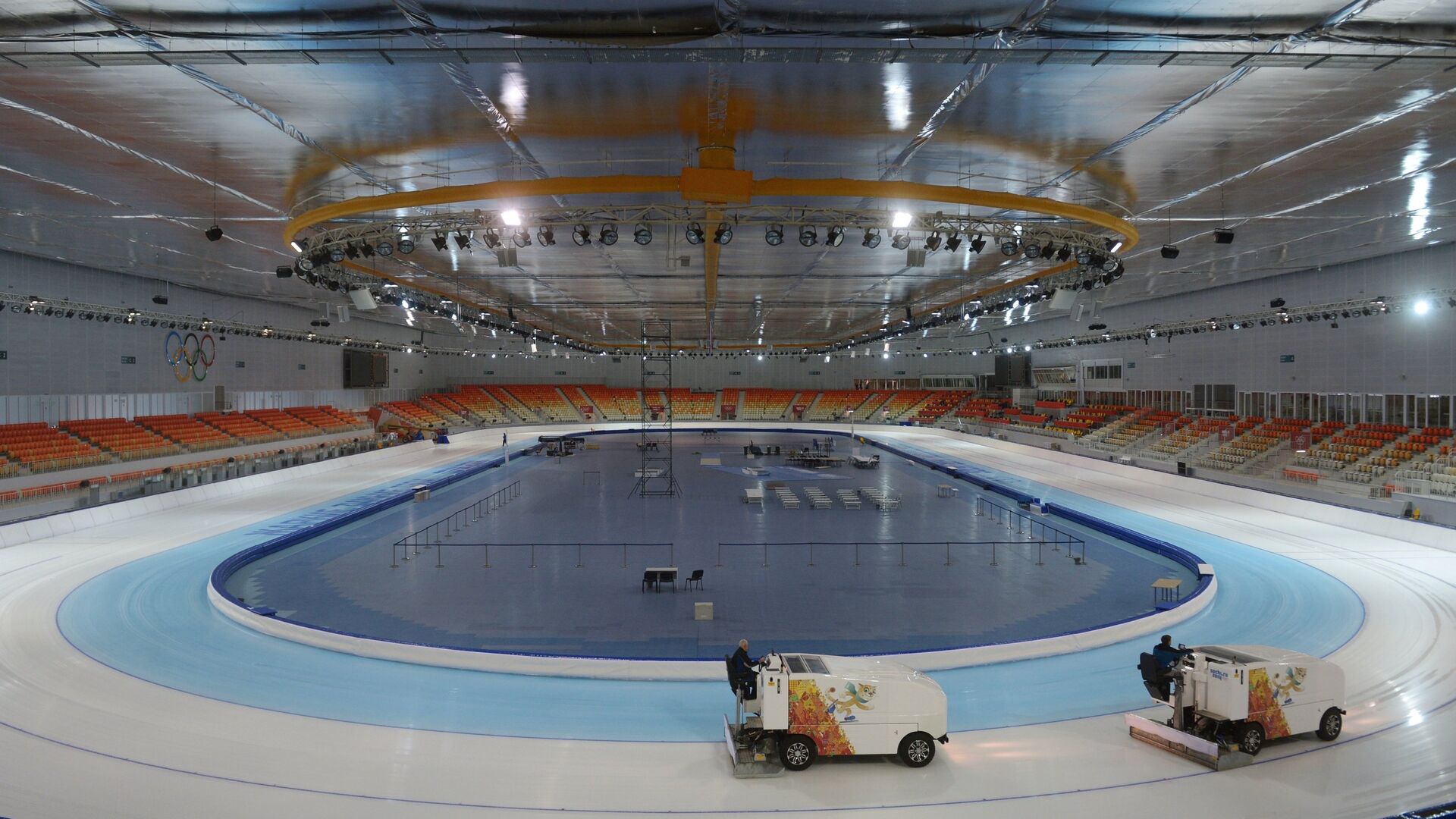 Подготовка льда на конькобежном стадионе Адлер-Арена - РИА Новости, 1920, 27.08.2021