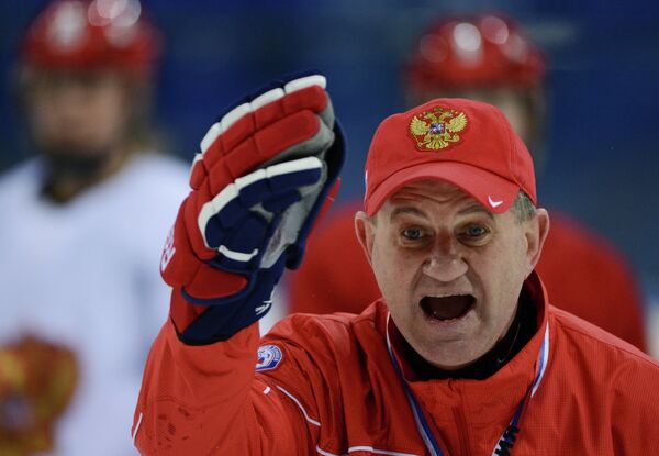 Главный тренер женской сборной России по хоккею Михаил Чеканов