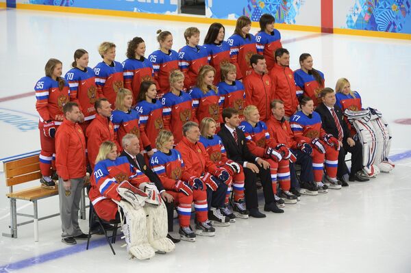 Члены женской сборной России по хоккею