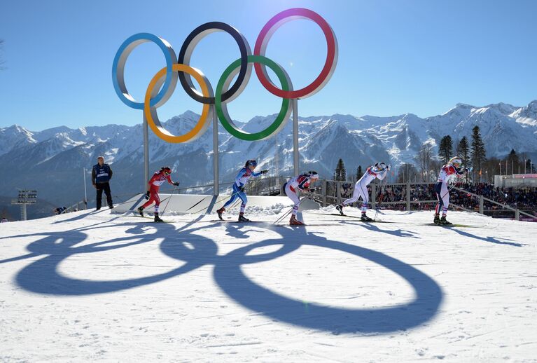 Спортсменки на дистанции скиатлона Спортсменки на дистанции скиатлона