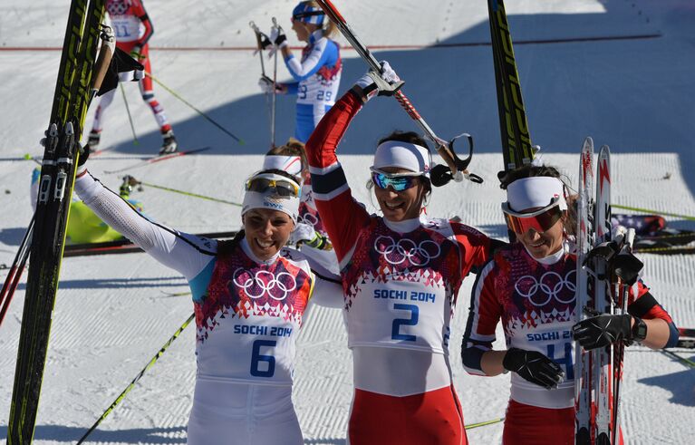 Шарлотт Калла, Марит Бьорген и Венг Хейди (слева направо) Шарлотт Калла, Марит Бьорген и Венг Хейди (слева направо)