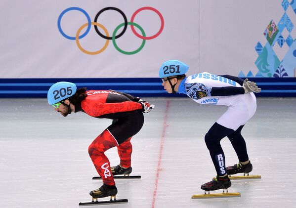Олимпиада 2014. Шорт-трек. Семен Елистратов (Россия) и Шарль Амлен (Канада). 1500 метров