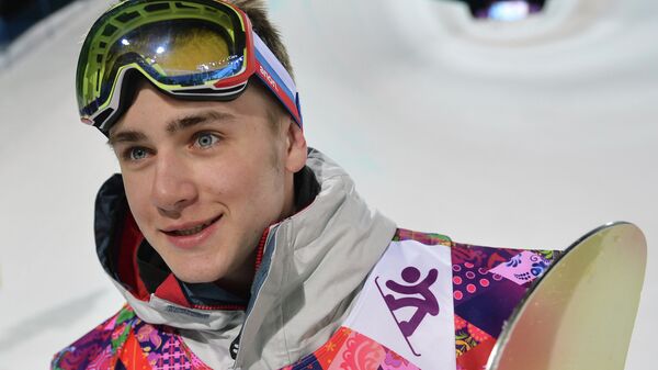 Никита Автанеев (Россия) на тренировке по сноуборду в дисциплине хафпайп на XXII зимних Олимпийских играх в Сочи.