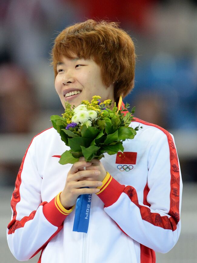 Ян Чжоу (Китай), завоевавшая золотую медаль в забеге на 1500 метров