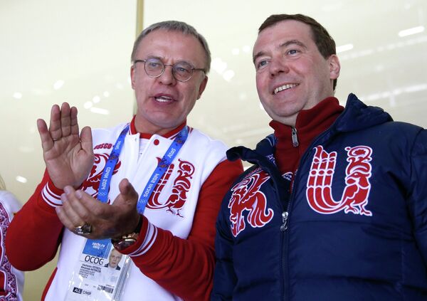 Вячеслав Фетисов и Дмитрий Медведев (слева направо)