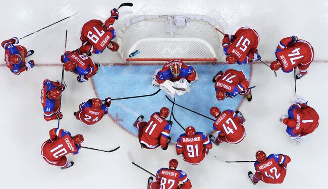 Хоккеисты сборной России перед матчем началом матча с норвежцами