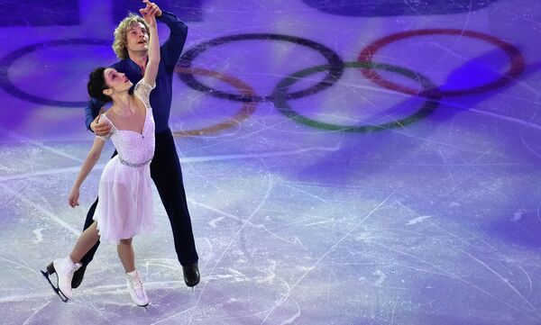 Мерил Дэвис и Чарли Уайт (США) во время показательного выступления на XXII зимних Олимпийских играх в Сочи