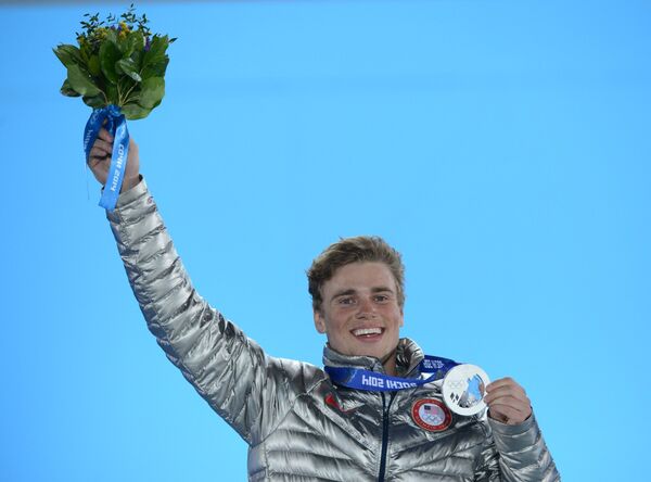 Гас Кенуорти (США), завоевавший серебряную медаль в слоупстайле на XXII зимних Олимпийских играх в Сочи