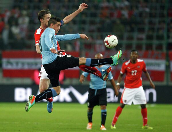 Игровой момент матча Австрия - Уругвай