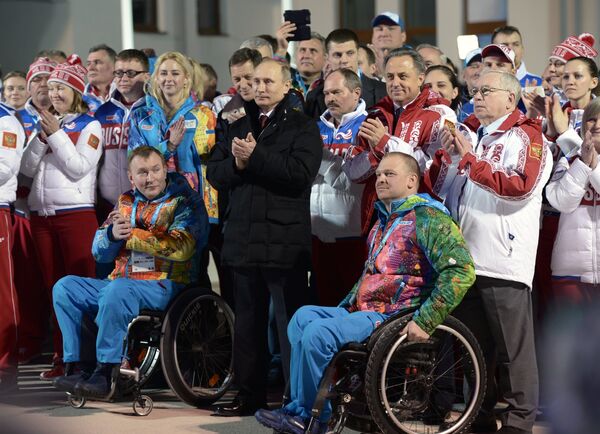 В.Путин посетил горную Паралимпийскую деревню