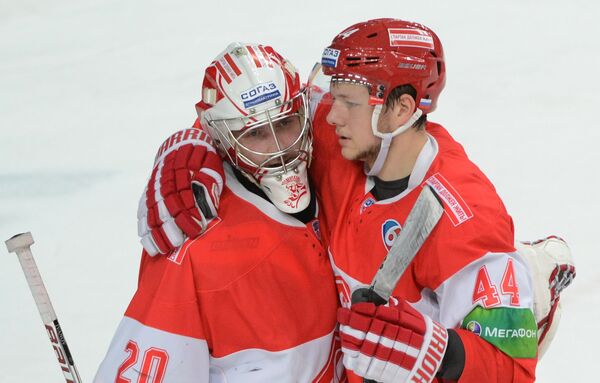 Евгений Кулик (справа)