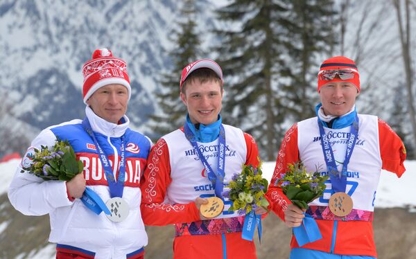 Владимир Кононов - серебряная медаль, Александр Проньков - золотая медаль, Владислав Лекомцев  - бронзовая медаль слева направо
