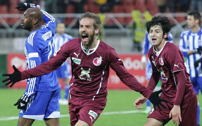 Нападающий ФК Рубин Марко Девич радуется забитому голу