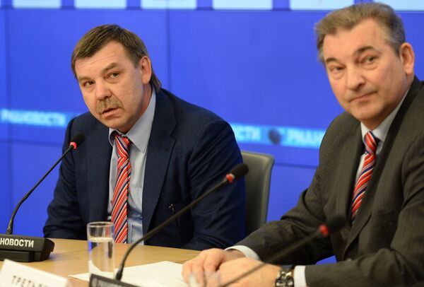 Олег Знарок (слева) и президент Федерации хоккея России Владислав Третьяк