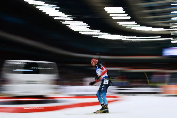 Антон Шипулин (Россия) на трассе гонки с масс-старта в соревнованиях среди мужчин на Гонке чемпионов 2014