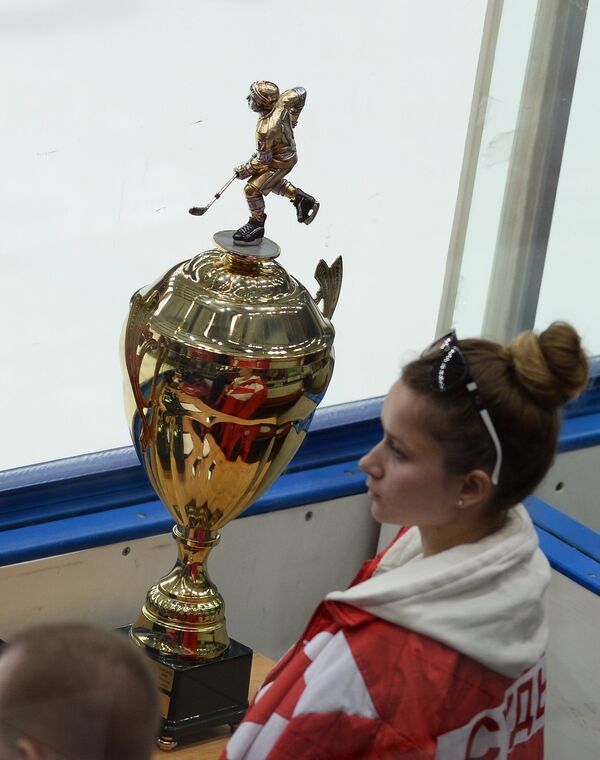 Главный приз Молодежной хоккейной лиги Кубок Харламова