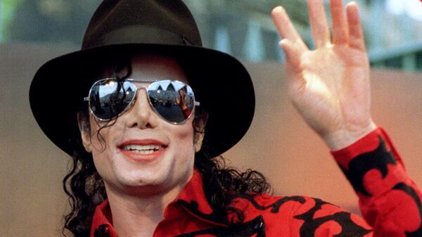 Майкл Джексон за год после смерти заработал больше всех живых звезд