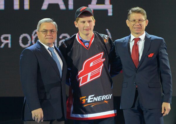 Владимир Шалаев (слева), Павел Шеруимов (справа) и Дмитрий Жукенов (в центре)
