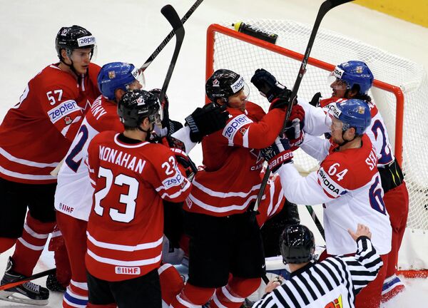 Игровой момент матча Канада - Чехия