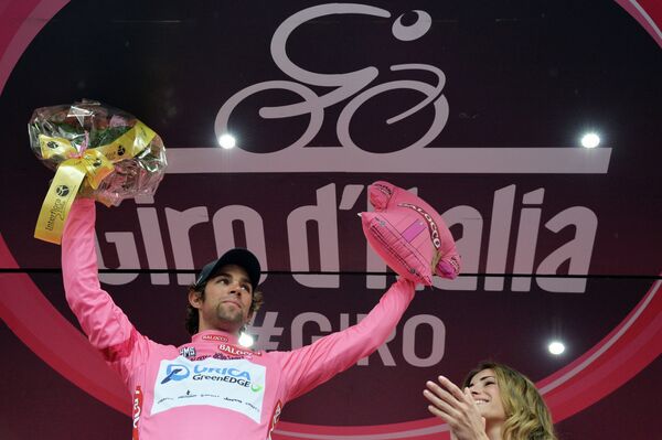 Австралийский велогонщик Майкл Мэттьюз на подиуме Джиро д'Италия