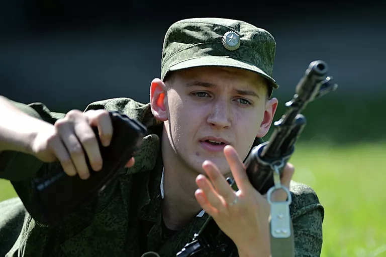 Максим Ковтун во время учебных стрельб Максим Ковтун во время учебных стрельб
