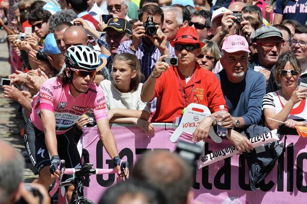Велогонщик  Ригоберто Уран остался лидером Джиро д'Италия