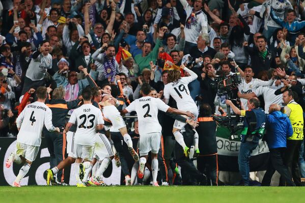 Футболисты Реала радуются забитому голу в финале Лиги чемпионов