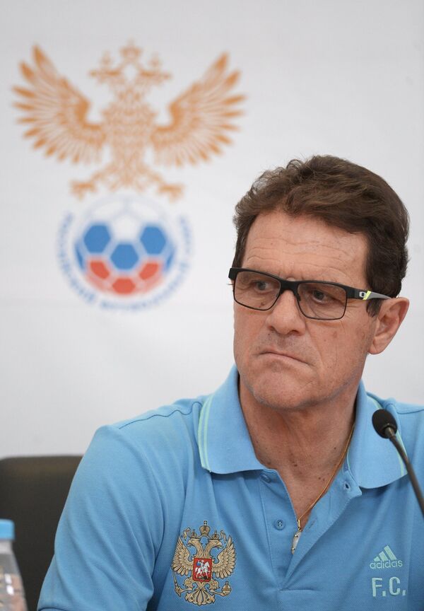 Главный тренер национальной сборной России по футболу Фабио Капелло на пресс-конференции