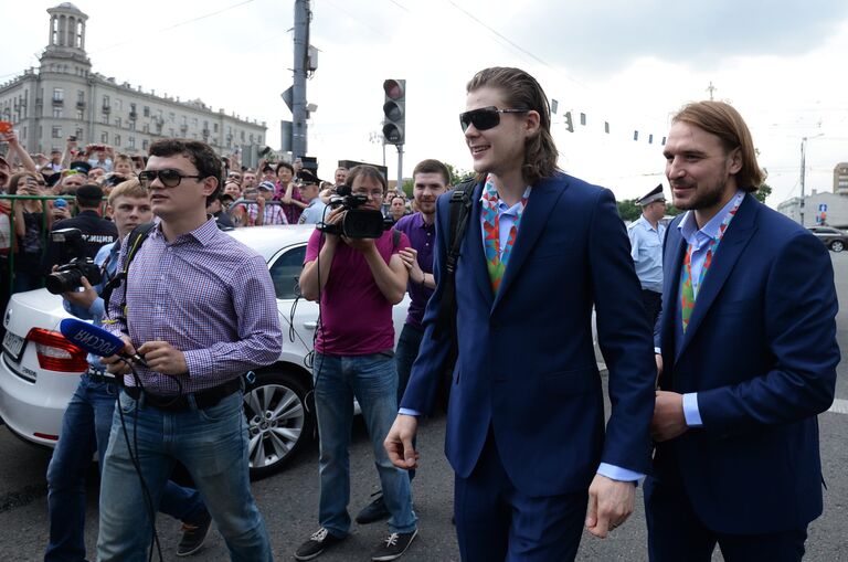 Андрей Зубарев и Виктор Тихонов (справа налево)