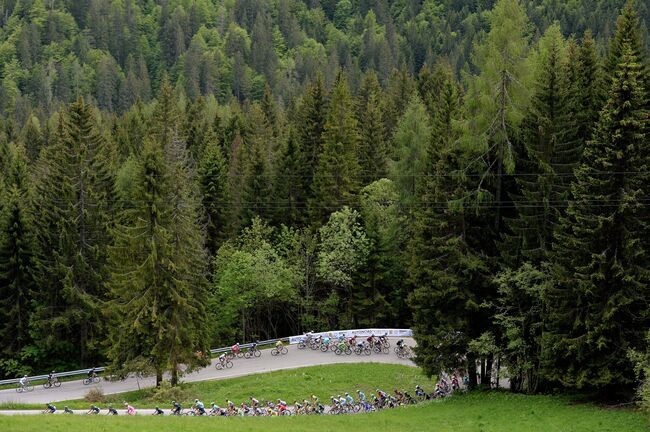 Велогонщик Лука Мезгец выиграл заключительный этап Джиро д'Италия