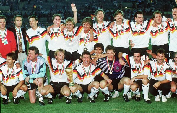 Футболисты сборной ФРГ, 1990 год