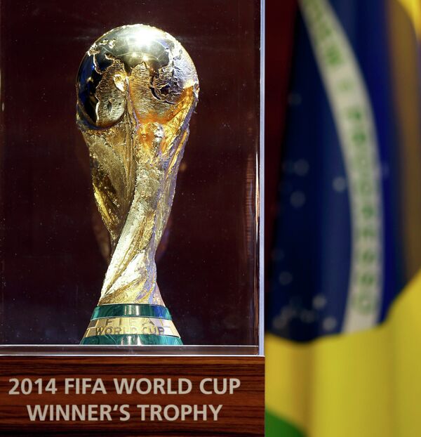Трофей чемпионата мира по футболу в Бразилии
