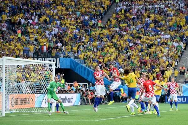 Игровой момент матча Бразилия - Хорватия