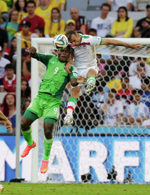 Игровой момент матча Иран - Нигерия
