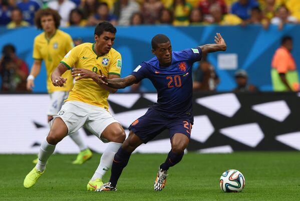 Игровой момент матча Бразилия - Нидерланды