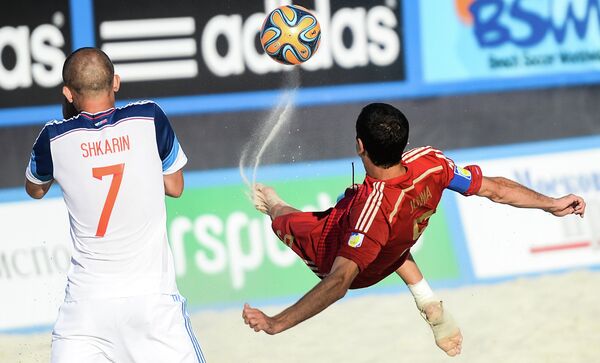 Игровой момент матча Россия - Испания