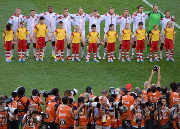 Футболисты сборной Германии перед финальным матчем чемпионата мира по футболу 2014.