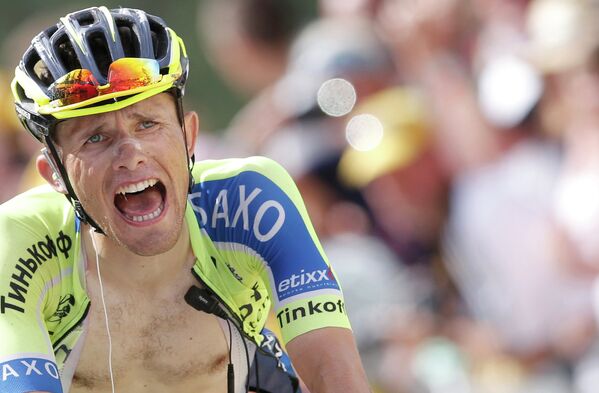 Велогонщик Tinkoff-Saxo Рафал Майка на финише четырнадцатого этапа Тур де Франс