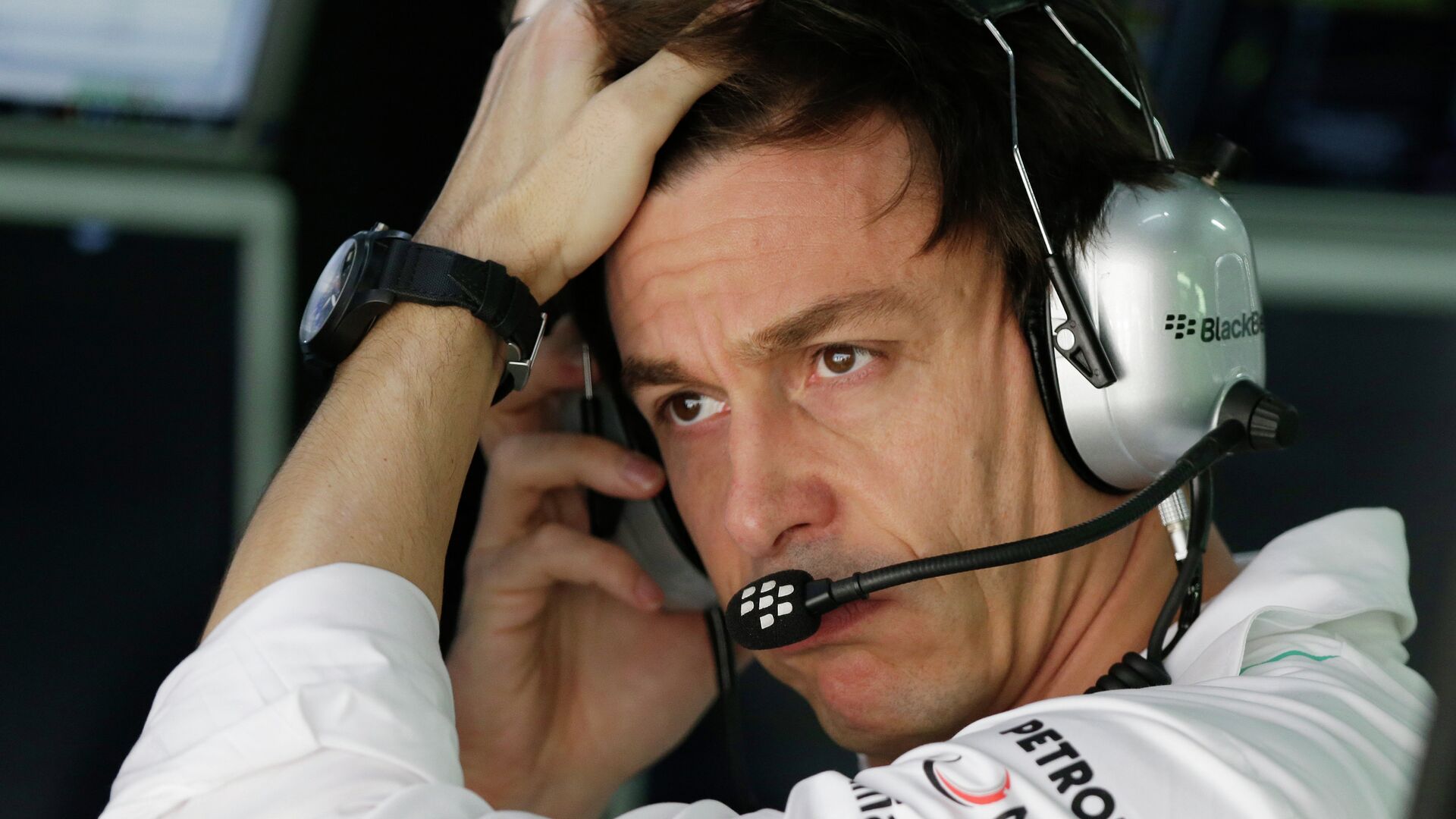 Вольфф предложил не списывать "Мерседес" со счетов в этом сезоне "Формулы-1"