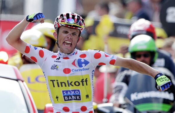 Велогонщик команды Tinkoff-Saxo Рафал Майка на финише семнадцатого этапа Тур де Франс