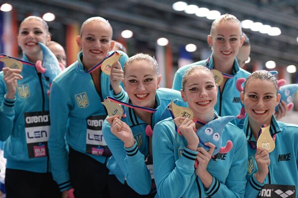 Украинские синхронистки, завоевавшие золотые медали в комбинации на чемпионате Европы по водным видам спорта в Берлине
