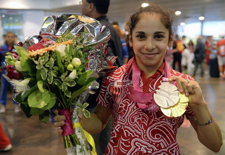 Олимпийская чемпионка гимнастка Седа Тутхалян