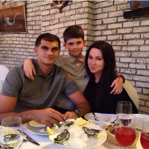 Владимир Габулов с женой Кирой и сыном Данэлом