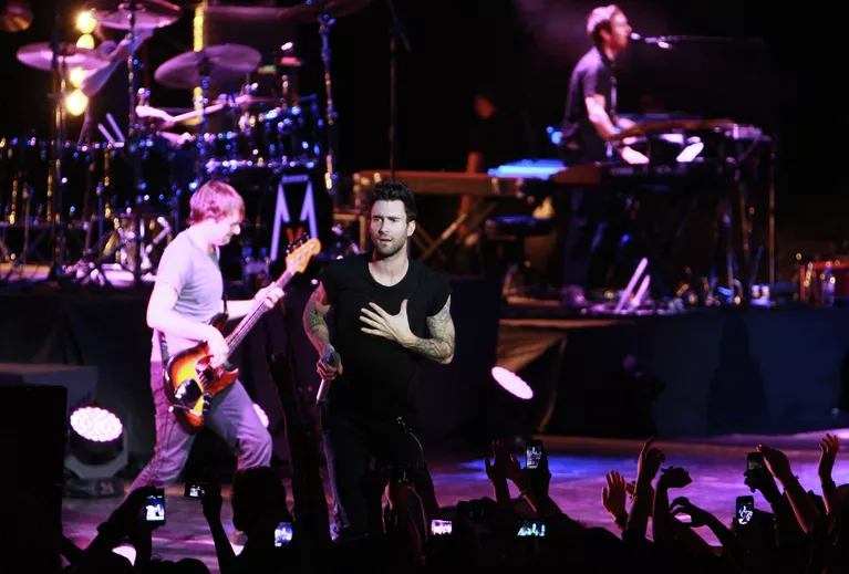 Солист группы Maroon 5 Адам Левин Солист группы Maroon 5 Адам Левин
