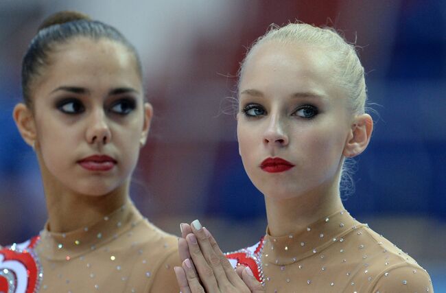 Российские гимнастки Маргарита Мамун (слева) и Яна Кудрявцева