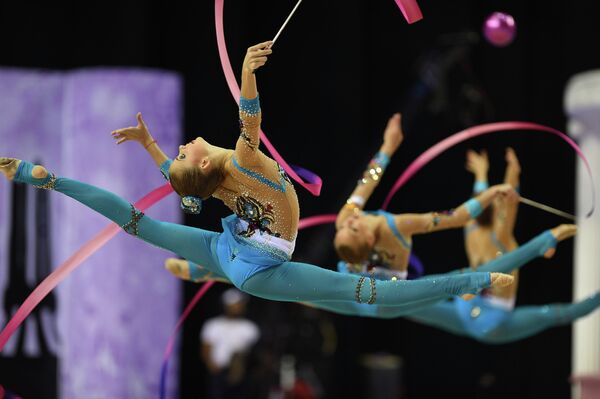 Команда России выступает на чемпионате мира по художественной гимнастике