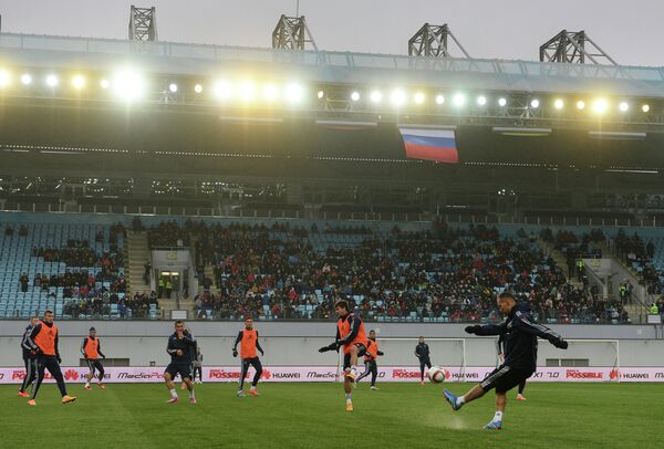 Тренировка сборной России по футболу перед отборочными играми ЧЕ-2016 со Швецией и Молдавией