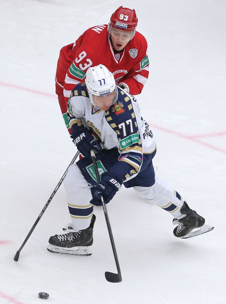 Игровой момент матча Витязь - Сочи