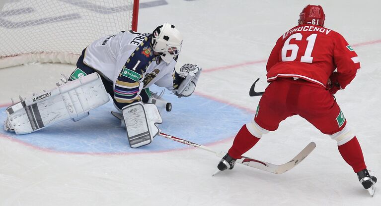 Игровой момент матча Витязь - Сочи