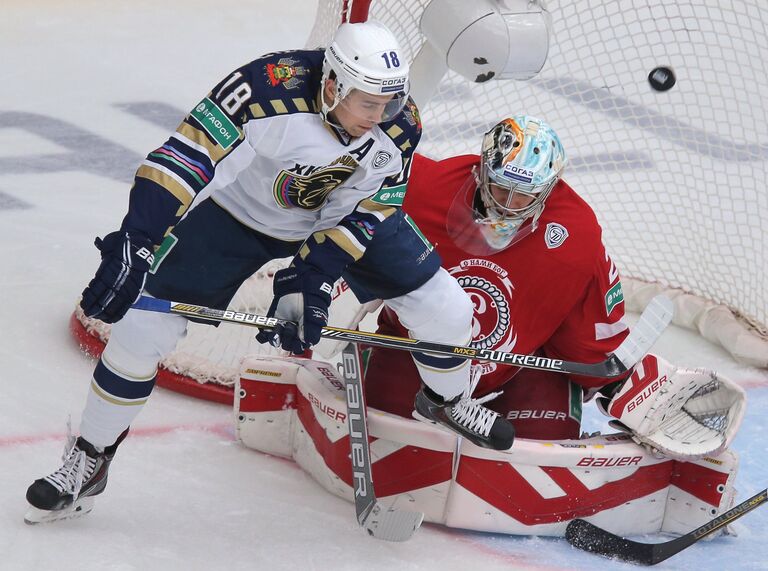 Игровой момент матча Витязь - Сочи